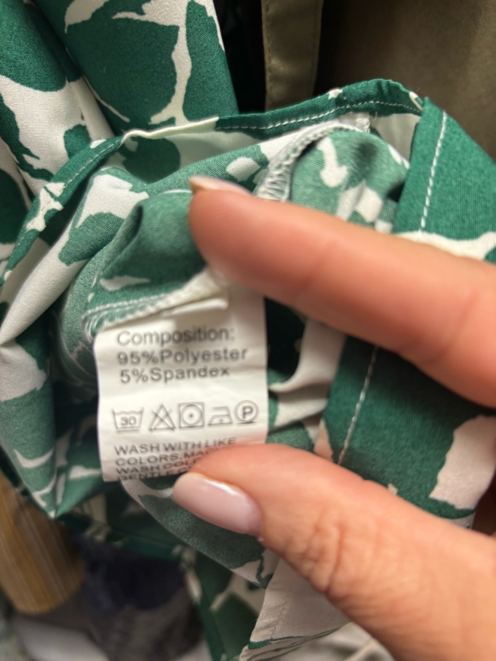 Green and white floral dress with capped ruffle sleeves 
Large - Picture 5 of 5